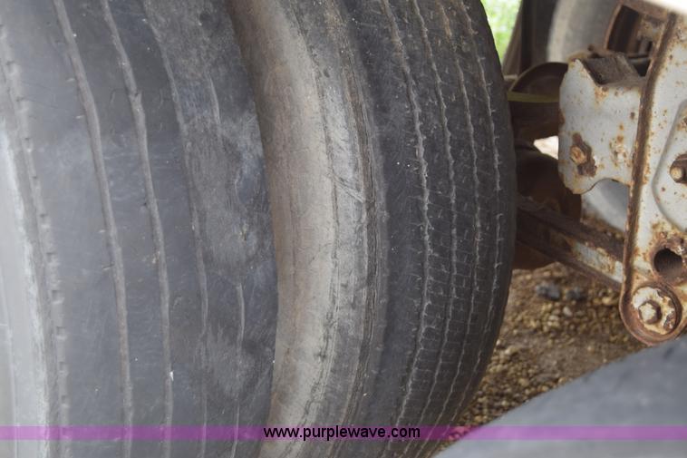 image for item E6475 1987 Great Dane 7311TJW48 dry van trailer