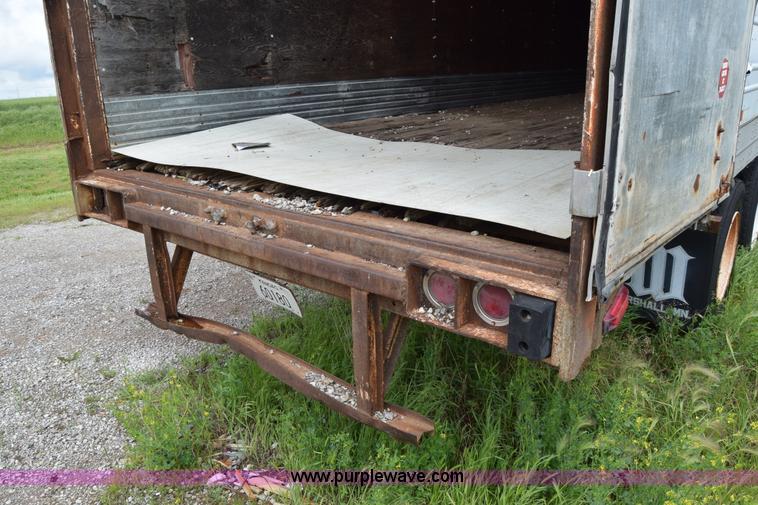 image for item E6477 1986 Great Dane 7311TJW48 dry van trailer
