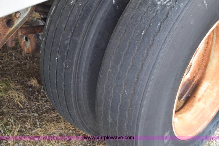 image for item E6477 1986 Great Dane 7311TJW48 dry van trailer