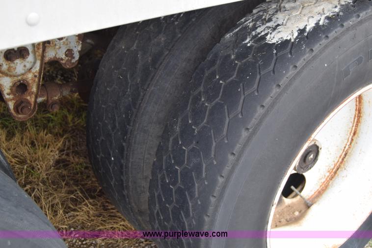 image for item E6477 1986 Great Dane 7311TJW48 dry van trailer