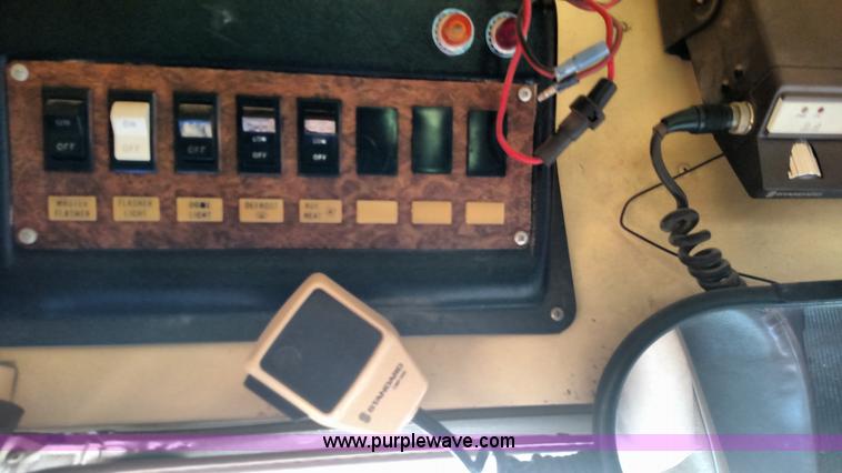 image for item F7746 1990 GMC Vandura G3500 bus