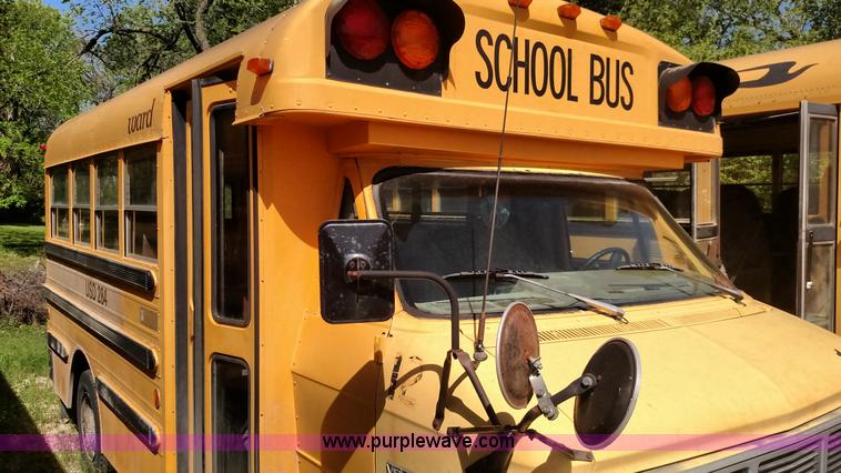 image for item F7746 1990 GMC Vandura G3500 bus