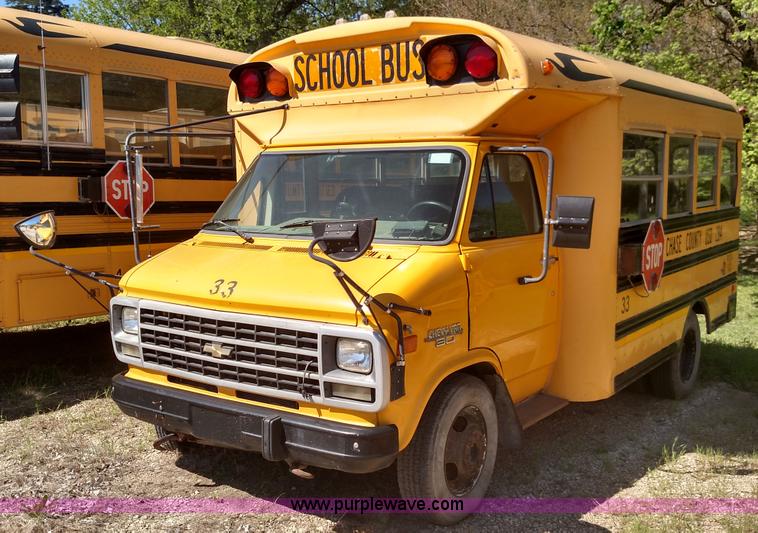 image for item F7747 1995 Chevrolet G30 bus