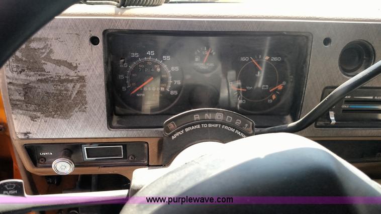 image for item F7747 1995 Chevrolet G30 bus
