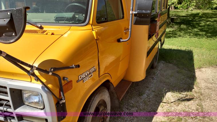 image for item F7747 1995 Chevrolet G30 bus