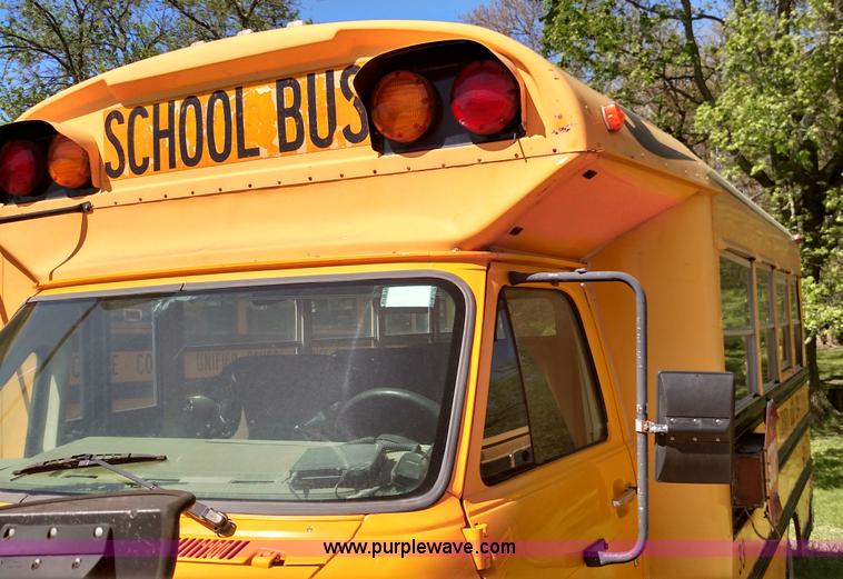 image for item F7747 1995 Chevrolet G30 bus