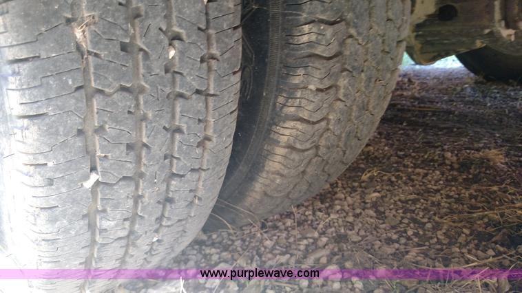image for item F7747 1995 Chevrolet G30 bus
