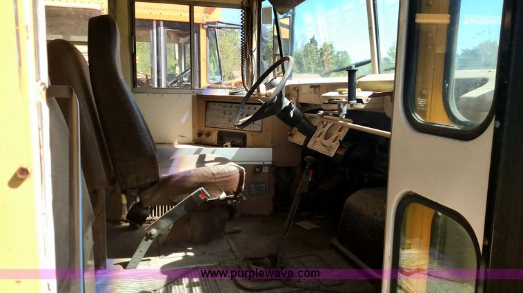 image for item F7749 1992 Ford B700 school bus