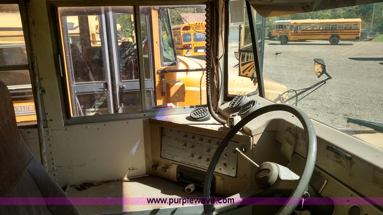 image for item F7749 1992 Ford B700 school bus