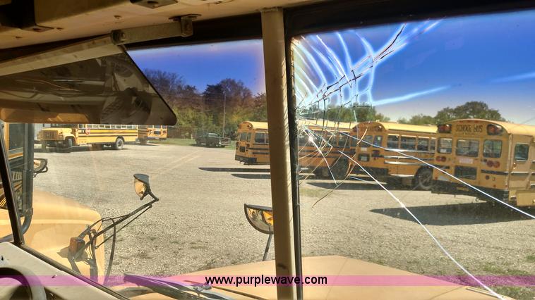 image for item F7749 1992 Ford B700 school bus