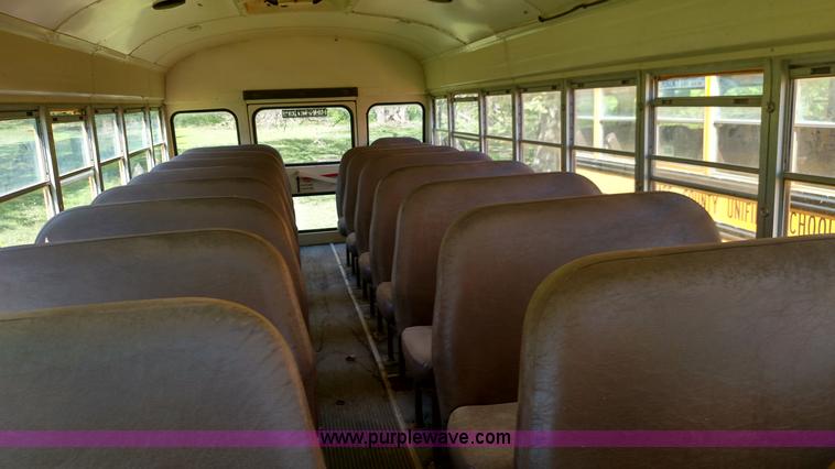 image for item F7749 1992 Ford B700 school bus