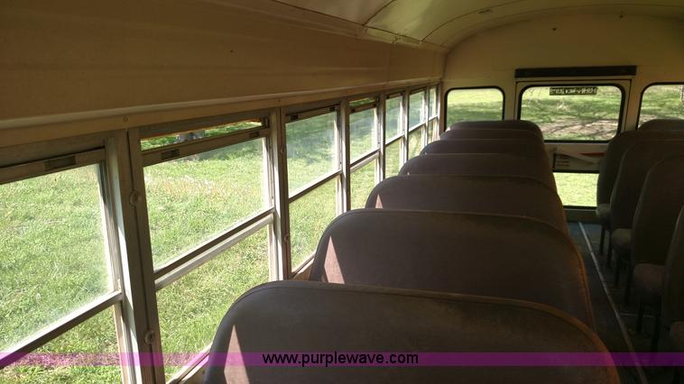 image for item F7749 1992 Ford B700 school bus