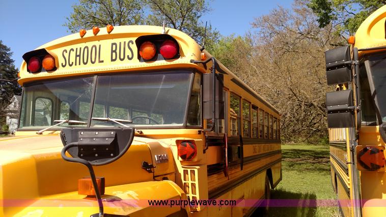 image for item F7749 1992 Ford B700 school bus