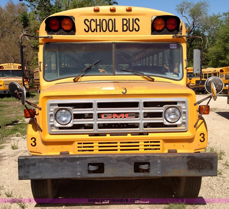 image for item F7750 1990 GMC 6000 school bus