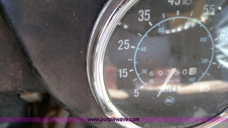 image for item F7750 1990 GMC 6000 school bus