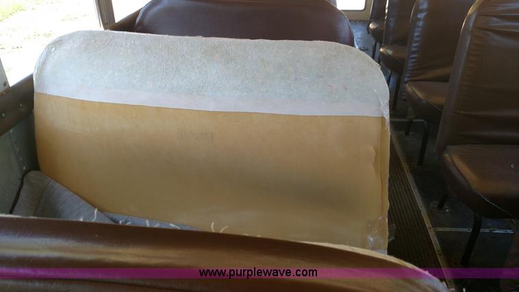 image for item F7750 1990 GMC 6000 school bus