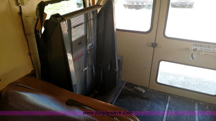 image for item F7750 1990 GMC 6000 school bus