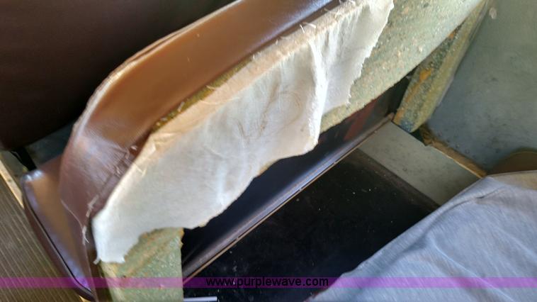 image for item F7750 1990 GMC 6000 school bus