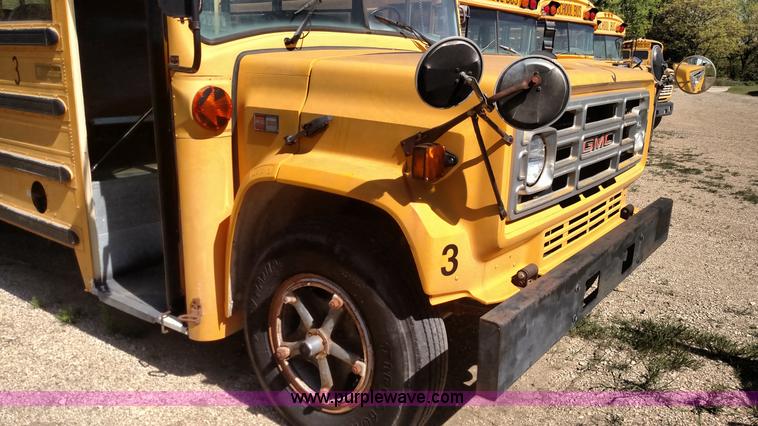 image for item F7750 1990 GMC 6000 school bus