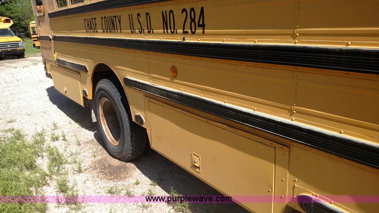 image for item F7750 1990 GMC 6000 school bus
