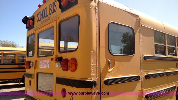 image for item F7750 1990 GMC 6000 school bus
