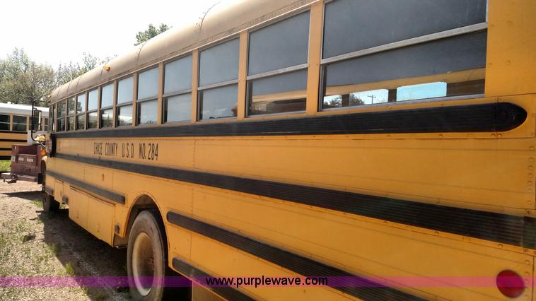 image for item F7750 1990 GMC 6000 school bus