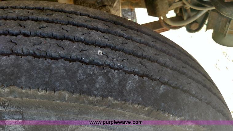 image for item F7750 1990 GMC 6000 school bus