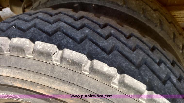 image for item F7750 1990 GMC 6000 school bus