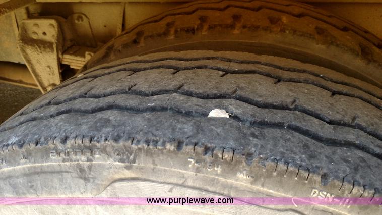 image for item F7750 1990 GMC 6000 school bus