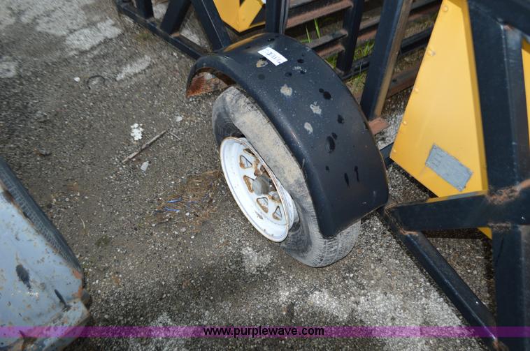 image for item G3546 Crash attenuator