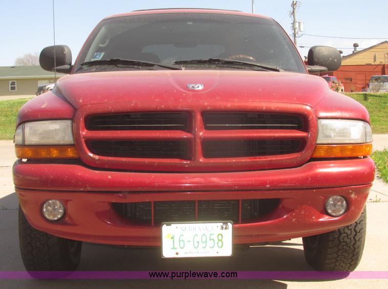 image for item H4652 1999 Dodge Durango SUV