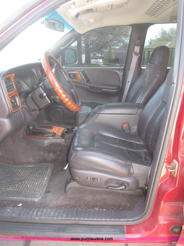 image for item H4652 1999 Dodge Durango SUV