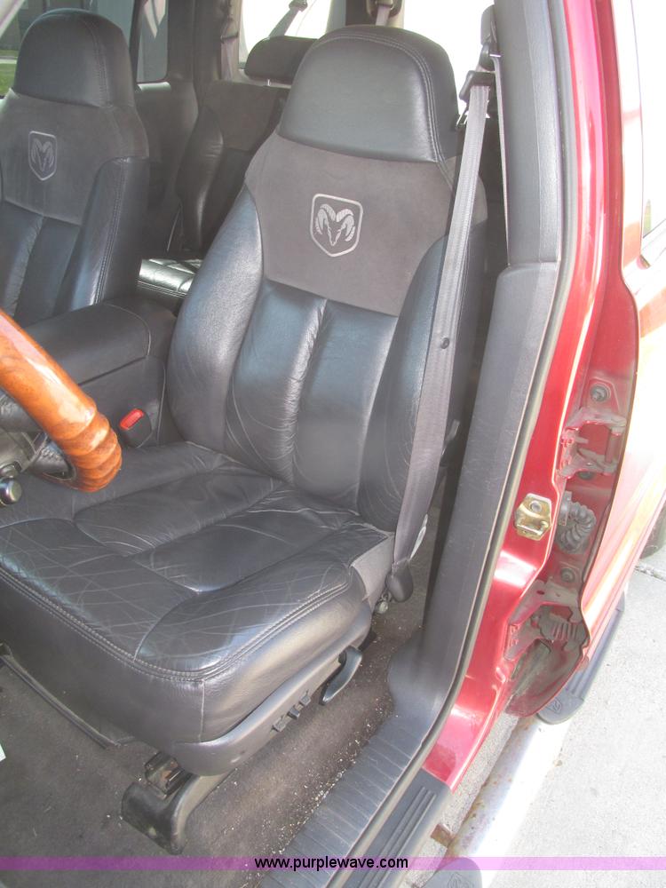 image for item H4652 1999 Dodge Durango SUV