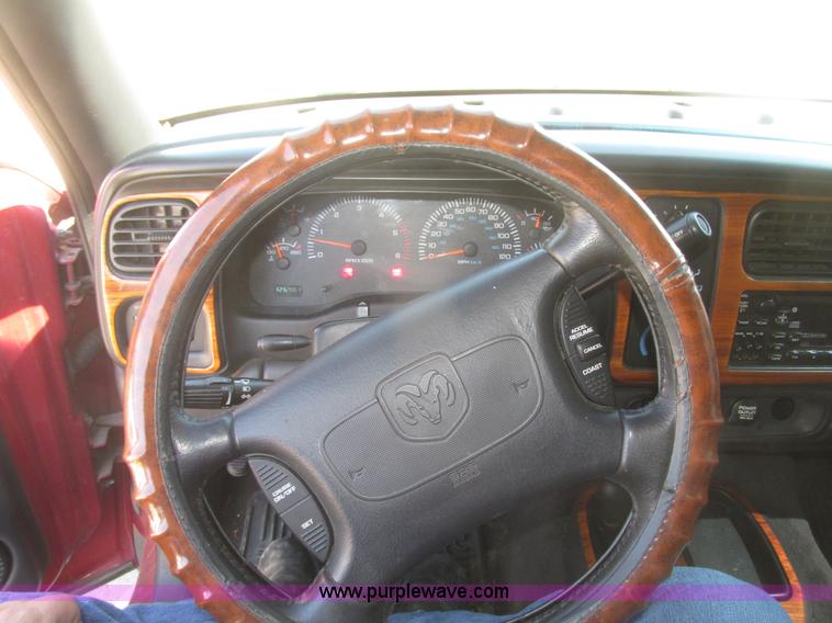 image for item H4652 1999 Dodge Durango SUV