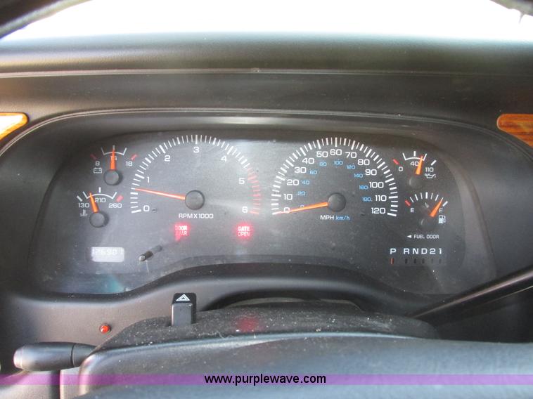 image for item H4652 1999 Dodge Durango SUV