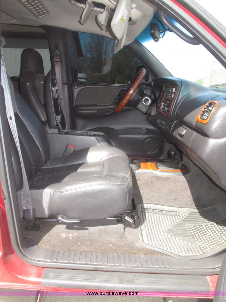 image for item H4652 1999 Dodge Durango SUV