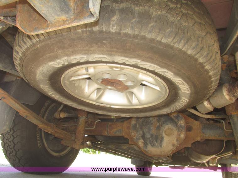 image for item H4652 1999 Dodge Durango SUV