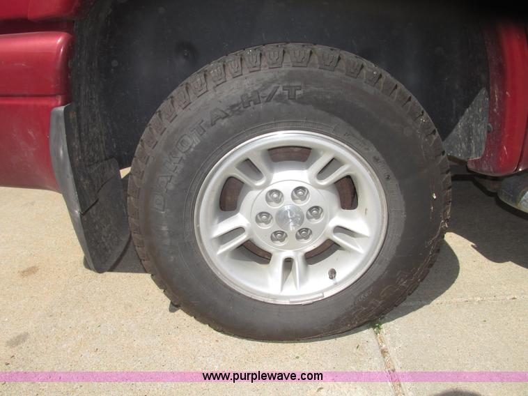 image for item H4652 1999 Dodge Durango SUV