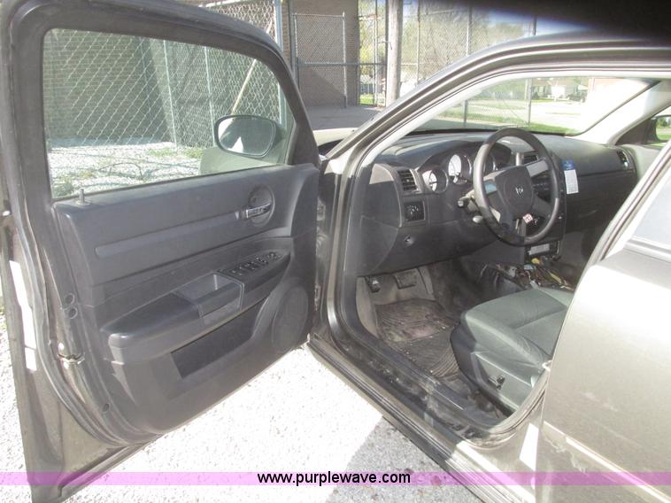 image for item H4654 2009 Dodge  Charger SE