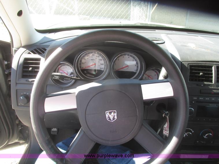 image for item H4654 2009 Dodge  Charger SE