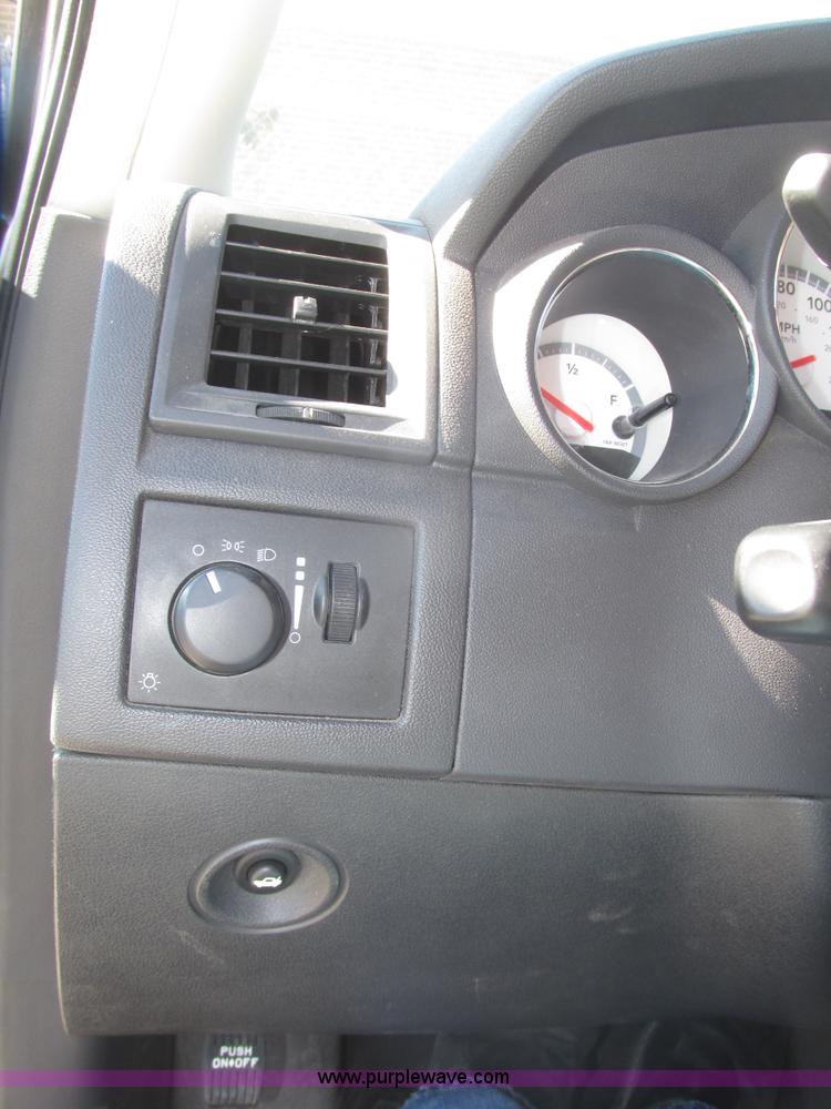 image for item H4654 2009 Dodge  Charger SE