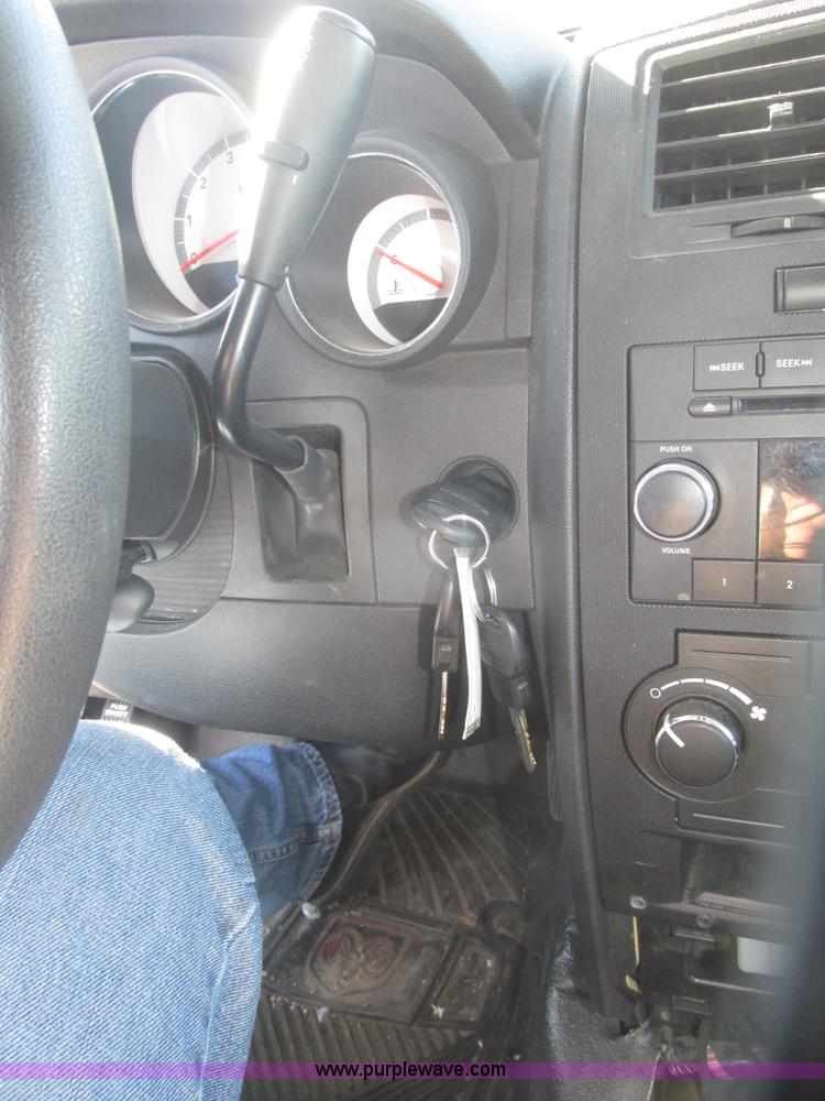 image for item H4654 2009 Dodge  Charger SE