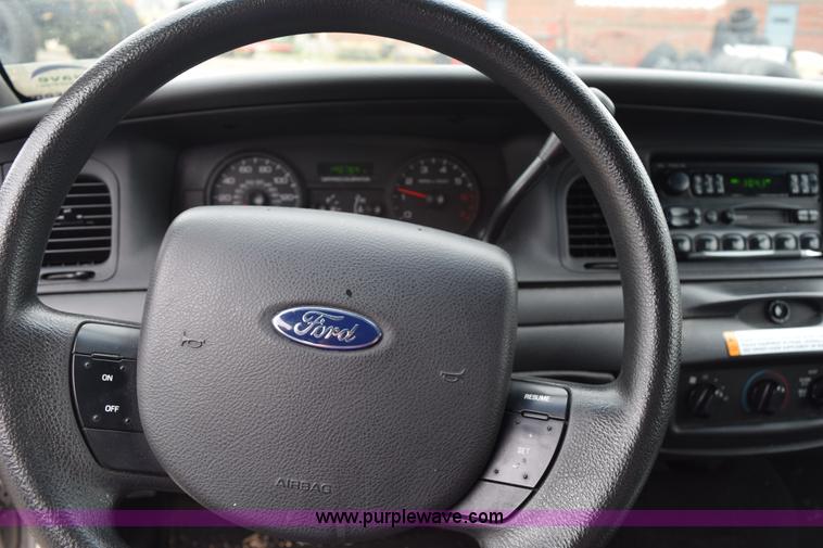 image for item H5091 2006 Ford Crown Victoria Police Interceptor