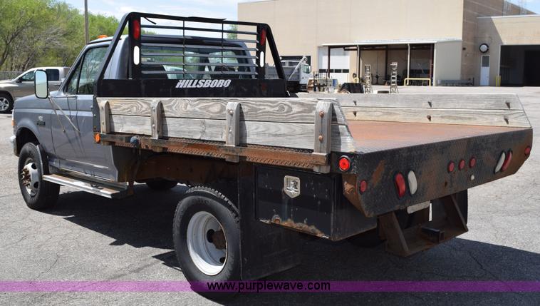 image for item H5147 1997 Ford F450 Super Duty flatbed truck