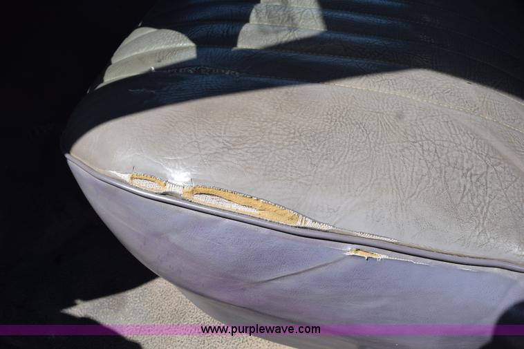 image for item H5147 1997 Ford F450 Super Duty flatbed truck