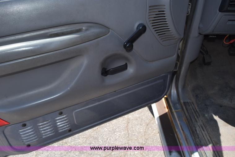 image for item H5147 1997 Ford F450 Super Duty flatbed truck