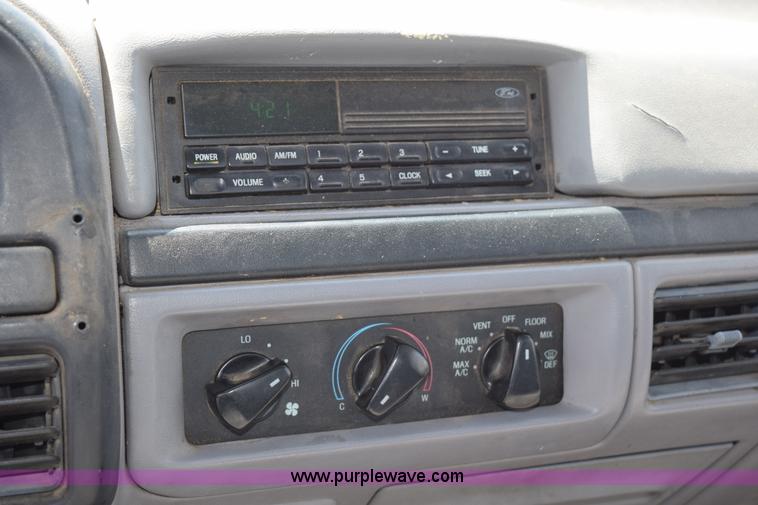 image for item H5147 1997 Ford F450 Super Duty flatbed truck