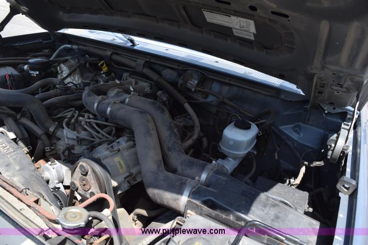 image for item H5147 1997 Ford F450 Super Duty flatbed truck