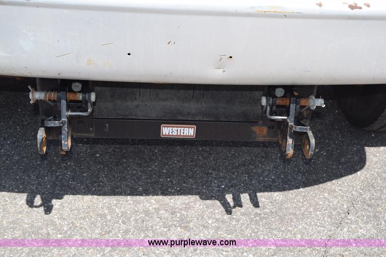 image for item H5147 1997 Ford F450 Super Duty flatbed truck