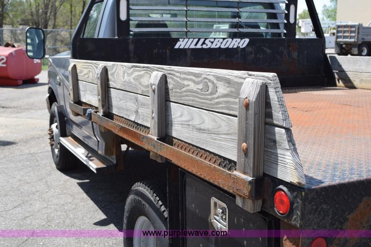 image for item H5147 1997 Ford F450 Super Duty flatbed truck